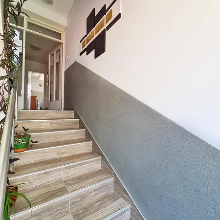 Maja Vujkovic 5 Apartament *